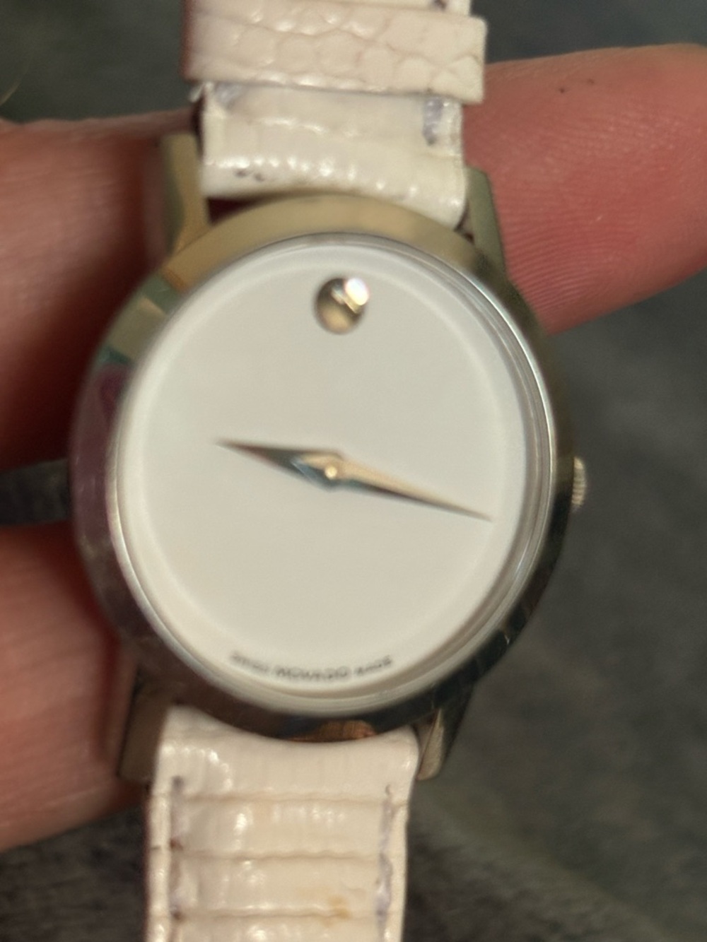 Movado Women's Watch with a off white genuine lizar Strap Watch with Silver Dial - Picture 11 of 15